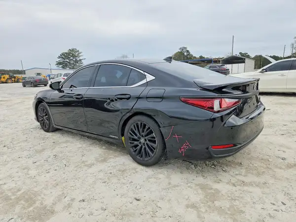 58ADA1C19MU011557 2021 LEXUS ES - Image 2