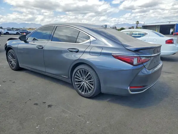 58ADA1C19NU015738 2022 LEXUS ES - Image 2