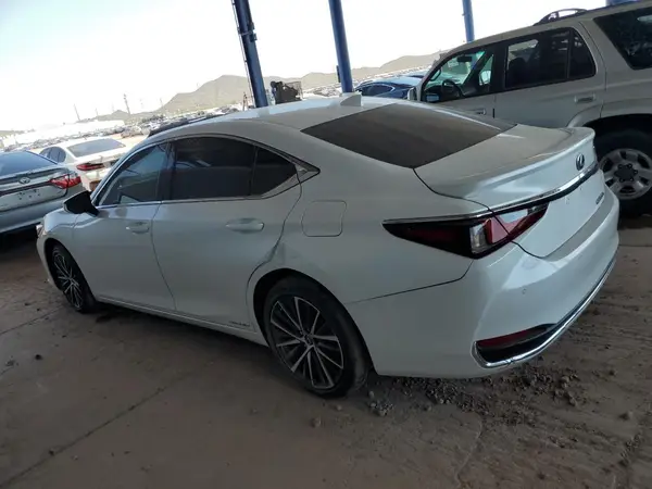 58ADA1C19NU017585 2022 LEXUS ES - Image 2