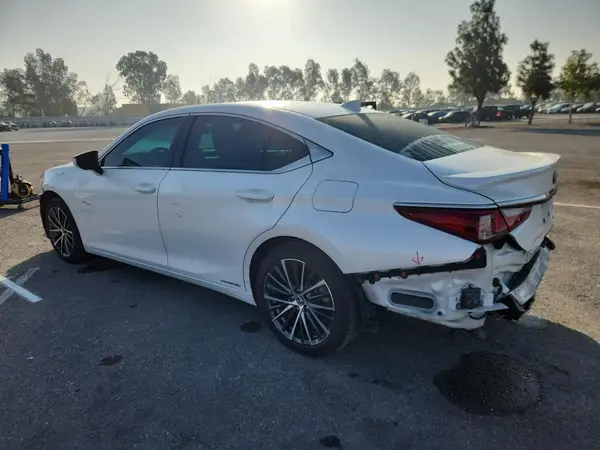 58ADA1C19NU023791 2022 LEXUS ES - Image 2