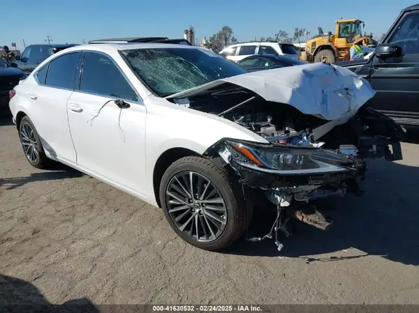 58ADA1C19NU024116 2022 LEXUS ES - Image 1