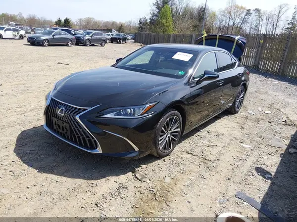 58ADA1C19NU025167 2022 LEXUS ES - Image 2