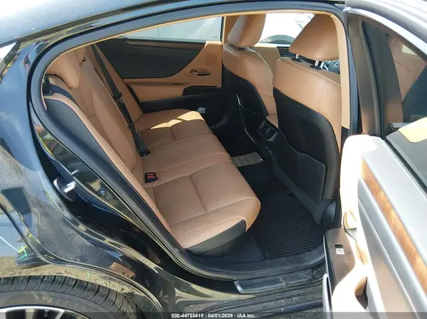58ADA1C19NU025167 2022 LEXUS ES - Image 8