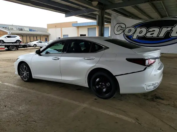 58ADA1C19RU049121 2024 LEXUS ES - Image 2