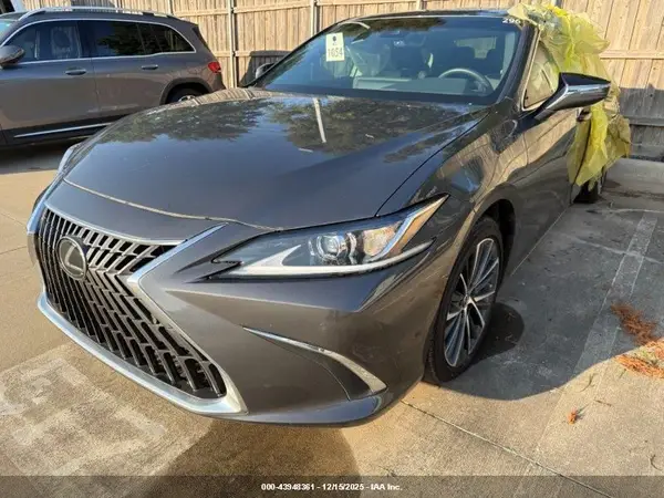 58ADA1C19RU049510 2024 LEXUS ES - Image 2