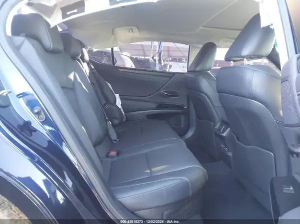 58ADA1C19RU053833 2024 LEXUS ES - Image 8