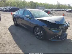 58ADA1C19SU055619 2025 LEXUS ES