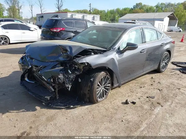 58ADA1C19SU055619 2025 LEXUS ES - Image 2