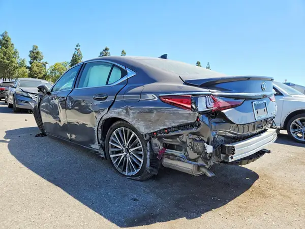 58ADA1C19SU056415 2025 LEXUS ES - Image 2