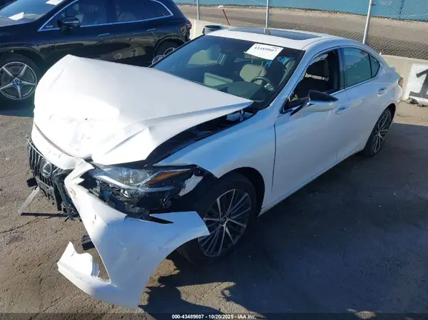 58ADA1C19SU058004 2025 LEXUS ES - Image 2