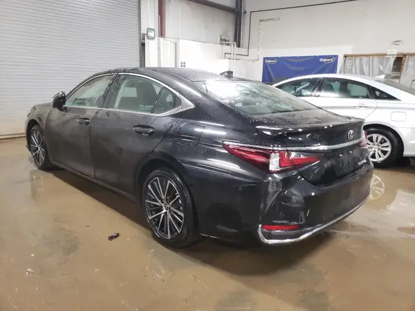 58ADA1C19SU058620 2025 LEXUS ES - Image 2