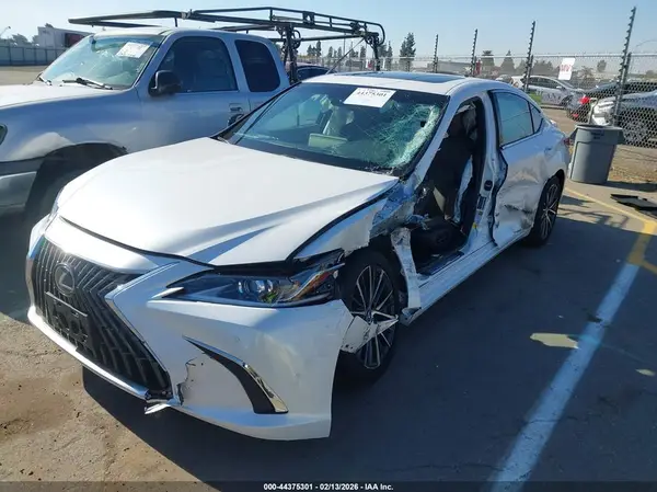 58ADA1C19SU060691 2025 LEXUS ES - Image 2