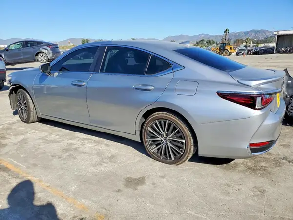 58ADA1C19SU061159 2025 LEXUS ES - Image 2