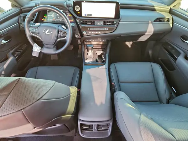 58ADA1C19SU069357 2025 LEXUS ES - Image 8