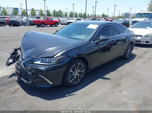 58ADA1C19SU069603 2025 LEXUS ES - Image 2