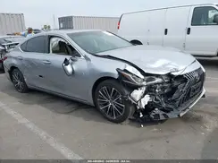 58ADA1C19SU070315 2025 LEXUS ES