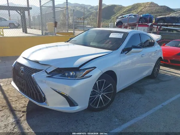 58ADA1C19SU075529 2025 LEXUS ES - Image 2