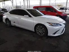 58ADA1C1XMU002589 2021 LEXUS ES