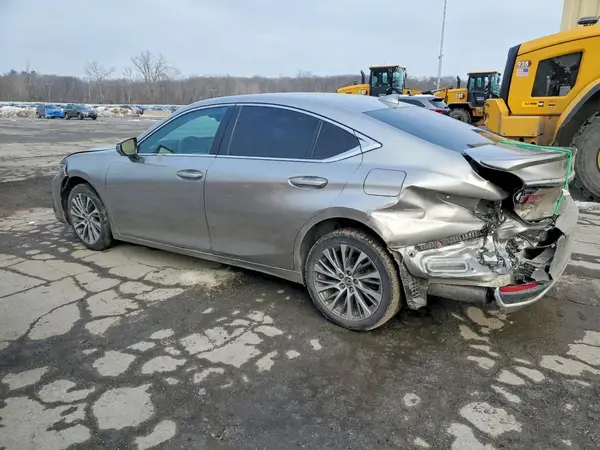58ADA1C1XMU005900 2021 LEXUS ES - Image 2