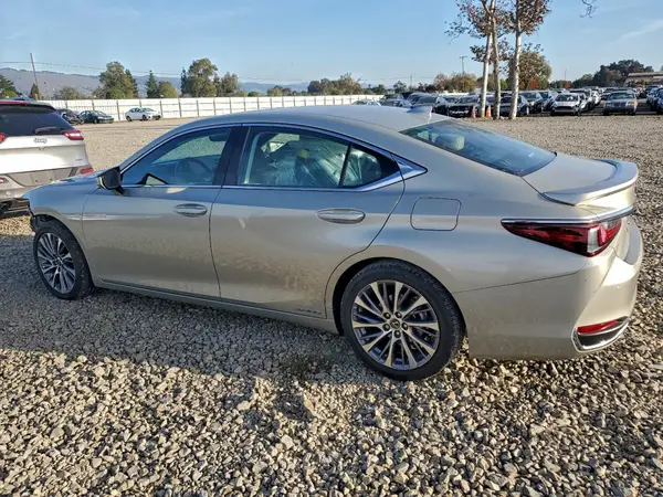 58ADA1C1XMU006528 2021 LEXUS ES - Image 2
