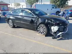 58ADA1C1XMU006822 2021 LEXUS ES