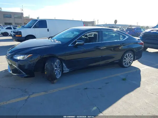 58ADA1C1XMU006822 2021 LEXUS ES - Image 2