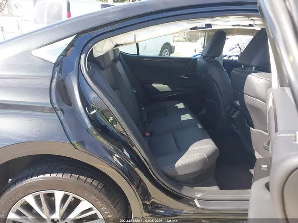 58ADA1C1XMU006822 2021 LEXUS ES - Image 8
