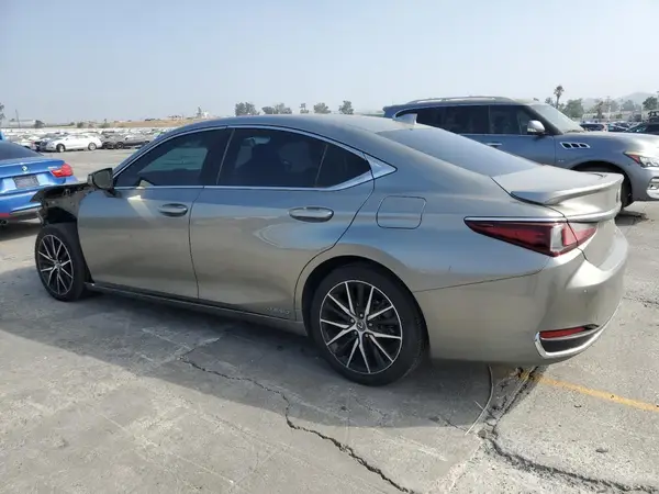 58ADA1C1XMU008960 2021 LEXUS ES - Image 2