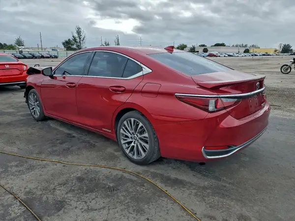 58ADA1C1XMU010093 2021 LEXUS ES - Image 2