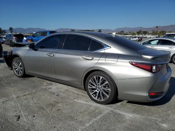 58ADA1C1XMU010353 2021 LEXUS ES - Image 2