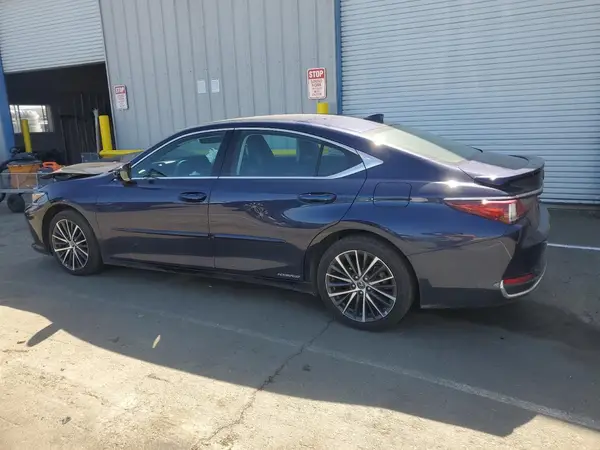 58ADA1C1XNU019734 2022 LEXUS ES - Image 2