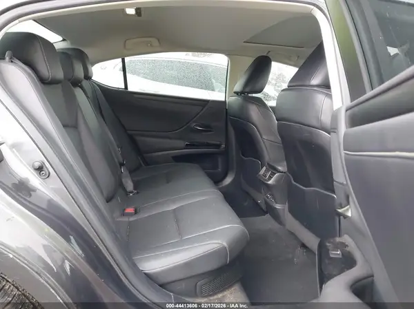 58ADA1C1XNU021628 2022 LEXUS ES - Image 8