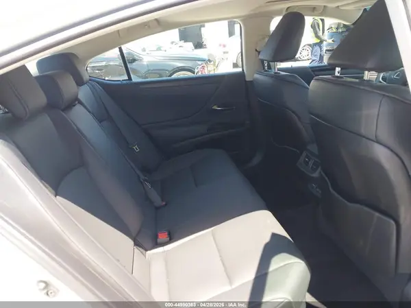 58ADA1C1XPU028050 2023 LEXUS ES - Image 8