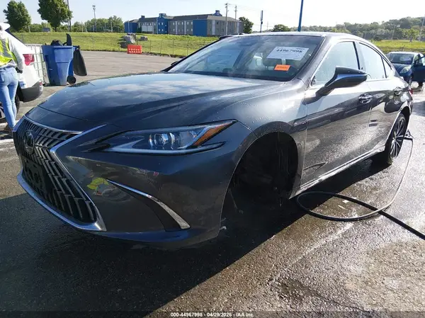 58ADA1C1XPU028386 2023 LEXUS ES - Image 2