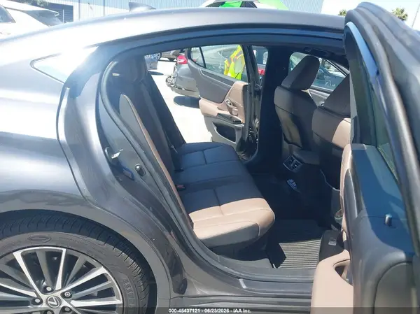 58ADA1C1XPU029411 2023 LEXUS ES - Image 8