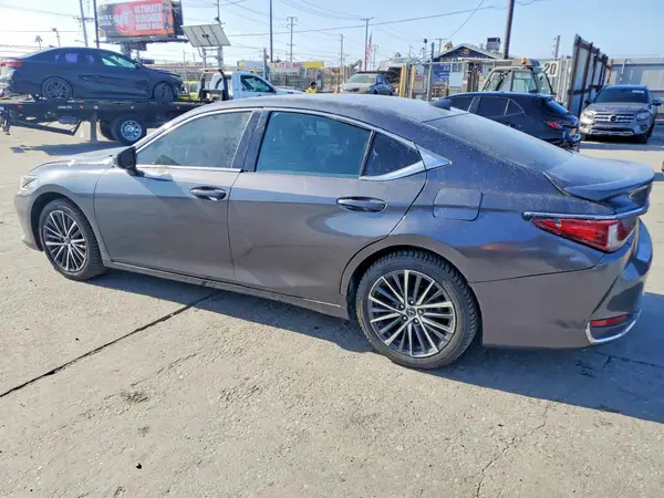 58ADA1C1XPU030526 2023 LEXUS ES - Image 2