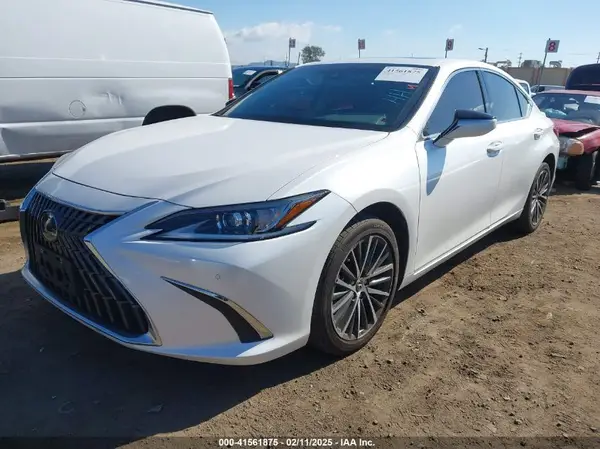 58ADA1C1XPU031157 2023 LEXUS ES - Image 2