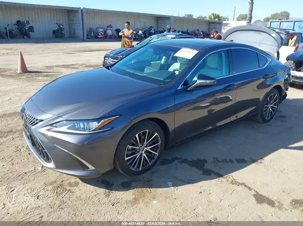 58ADA1C1XPU034785 2023 LEXUS ES - Image 2