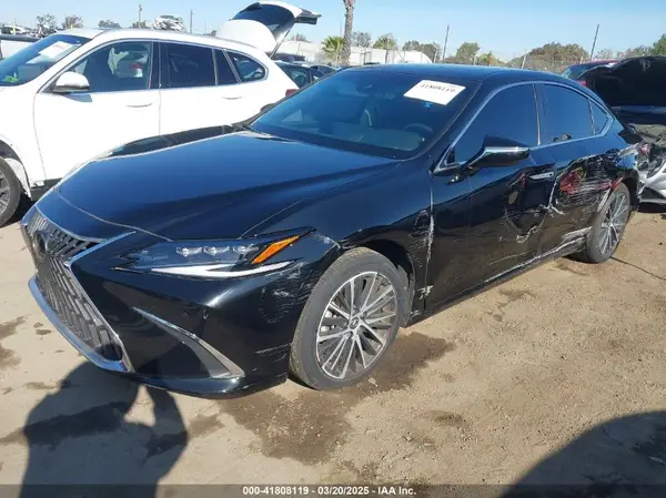 58ADA1C1XRU041495 2024 LEXUS ES - Image 2