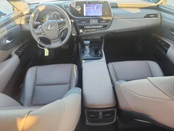 58ADA1C1XRU042727 2024 LEXUS ES - Image 8