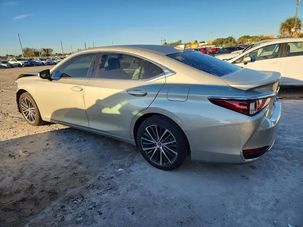 58ADA1C1XRU049631 2024 LEXUS ES - Image 2