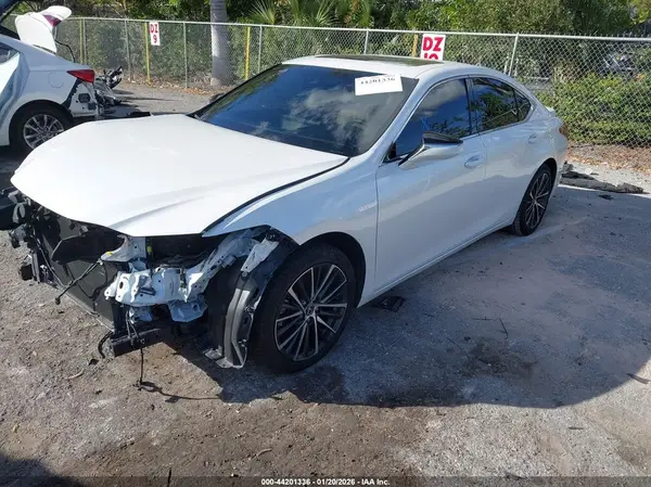 58ADA1C1XRU051217 2024 LEXUS ES - Image 2