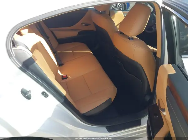 58ADA1C1XRU051217 2024 LEXUS ES - Image 8