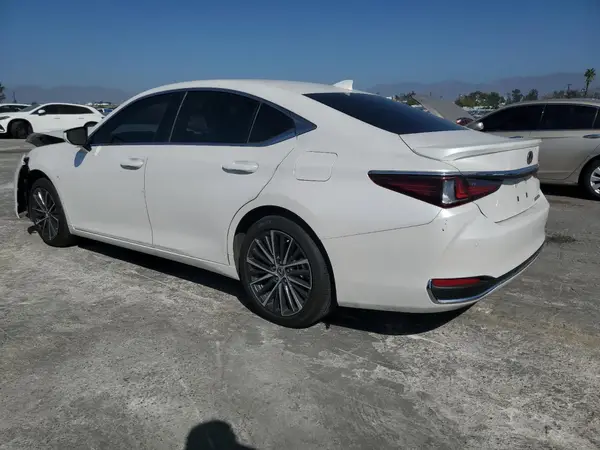 58ADA1C1XRU051752 2024 LEXUS ES - Image 2