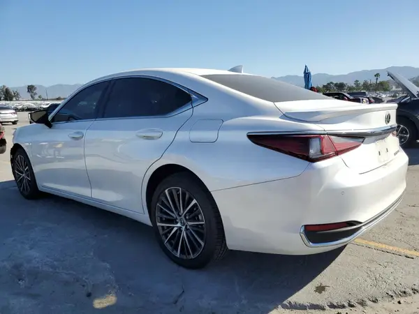 58ADA1C1XRU054067 2024 LEXUS ES - Image 2