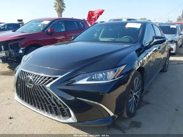 58ADA1C1XRU054330 2024 LEXUS ES - Image 2