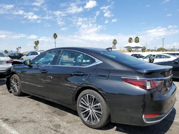 58ADA1C1XSU057931 2025 LEXUS ES - Image 2