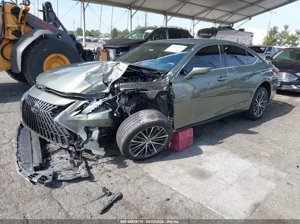 58ADA1C1XSU061459 2025 LEXUS ES - Image 2