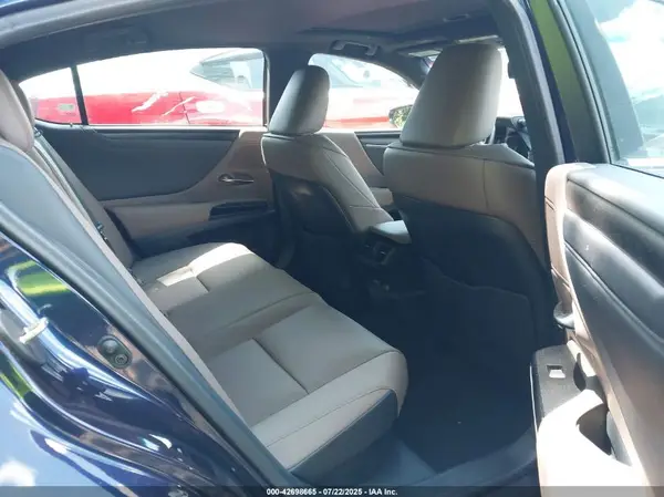 58ADA1C1XSU062031 2025 LEXUS ES - Image 8
