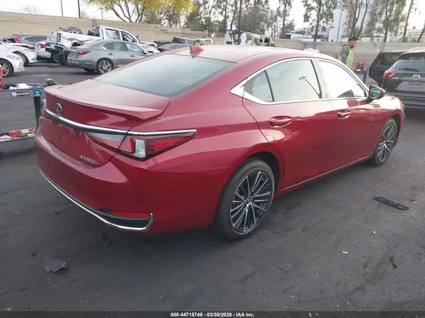 58ADA1C1XSU066127 2025 LEXUS ES - Image 2